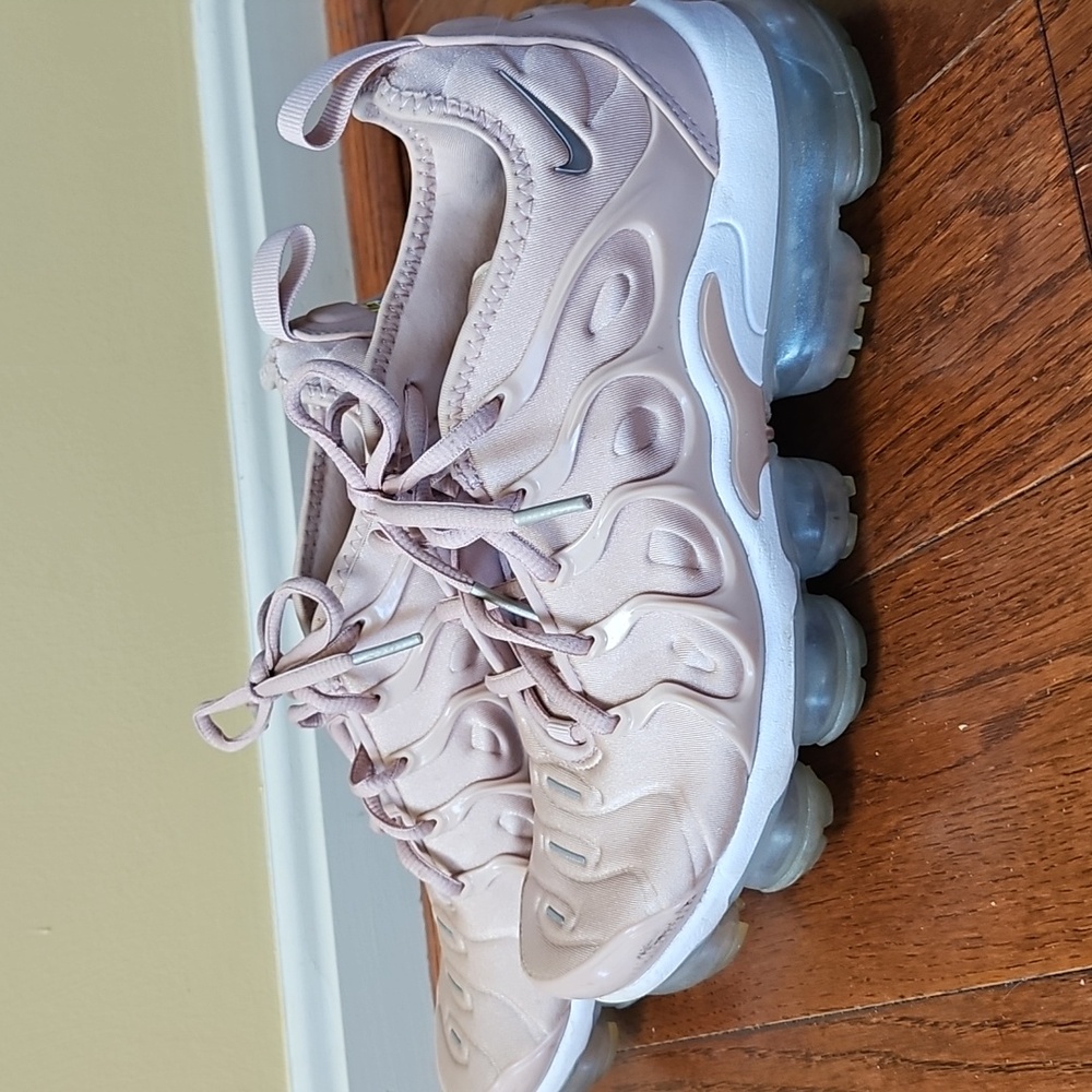 Nike Women's Vapormax Plus Pink Oxford Metallic Silver Shoes DM8327-600 Size 7